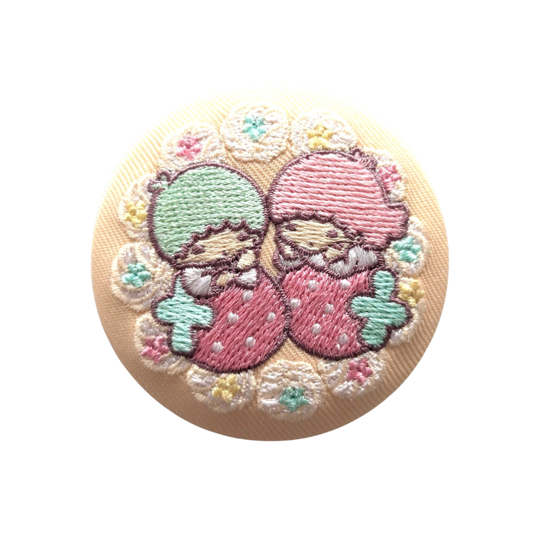 刺繍缶バッジビスケット4_リトルツインスターズ